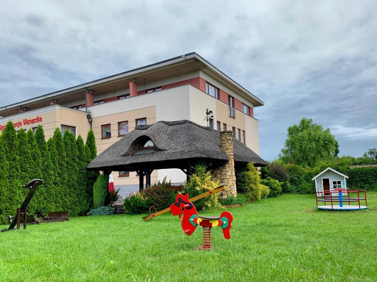 Nocowanie Restauracja Wenecka Hotel Klobuck Exterior photo